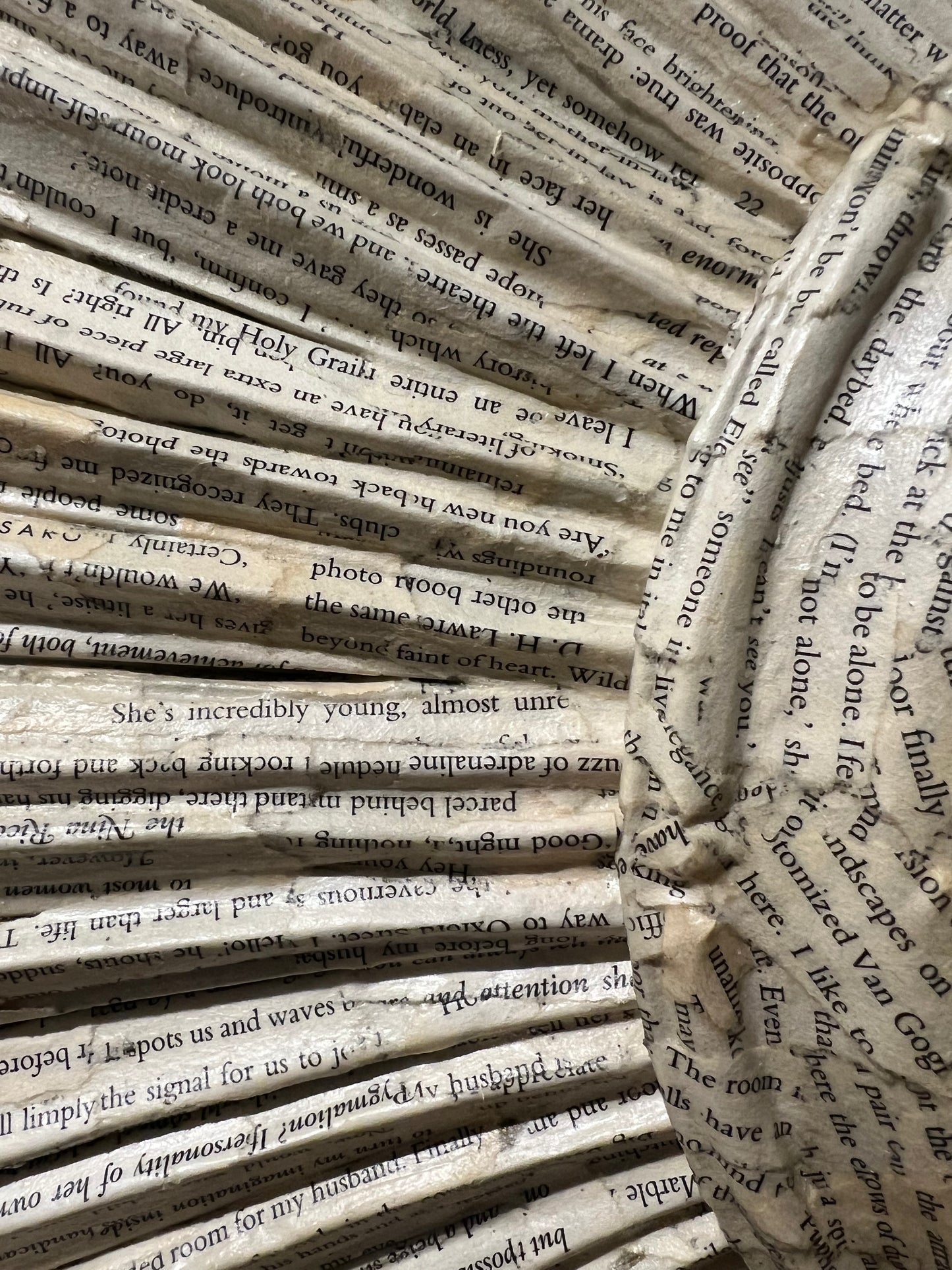 'Kiss' by Lady Lettersmith b.1963