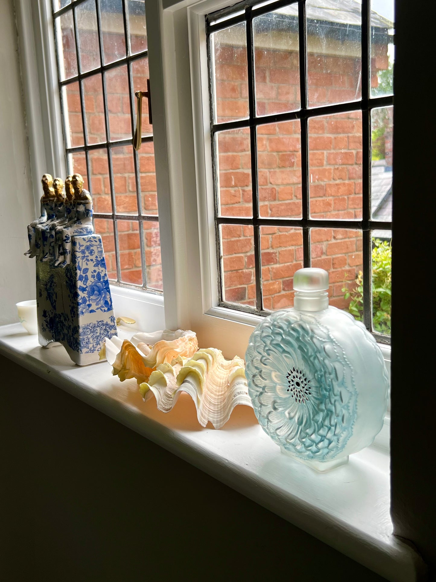 'Dahlia' perfume bottle by René Lalique